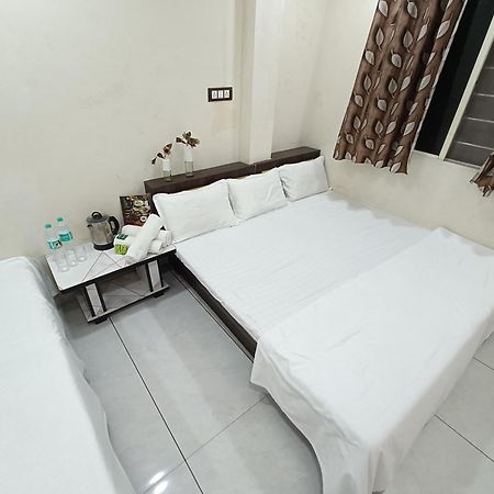 Treebo Yatri Grah Kshipra T Hotel ウッジャイン エクステリア 写真