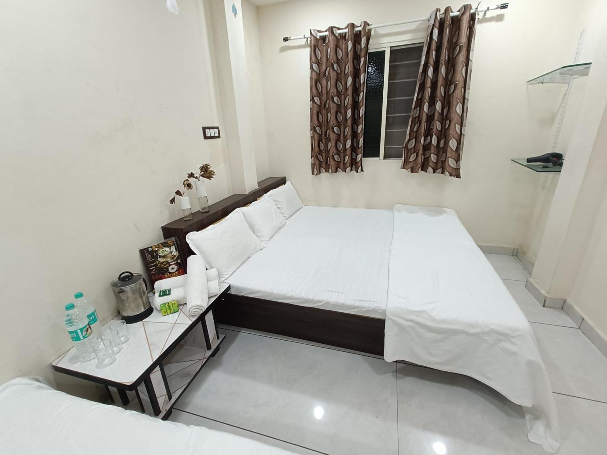 Treebo Yatri Grah Kshipra T Hotel ウッジャイン エクステリア 写真