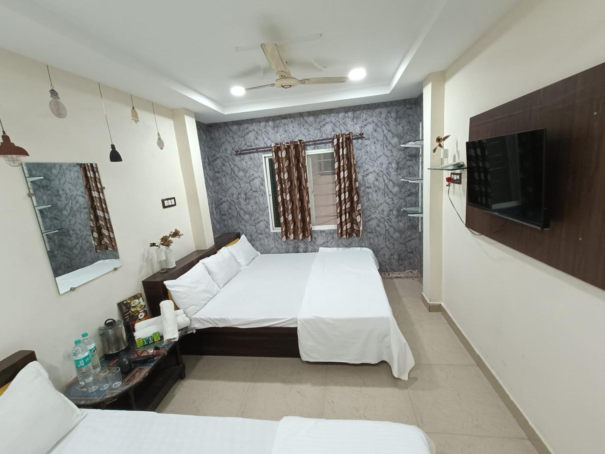 Treebo Yatri Grah Kshipra T Hotel ウッジャイン エクステリア 写真