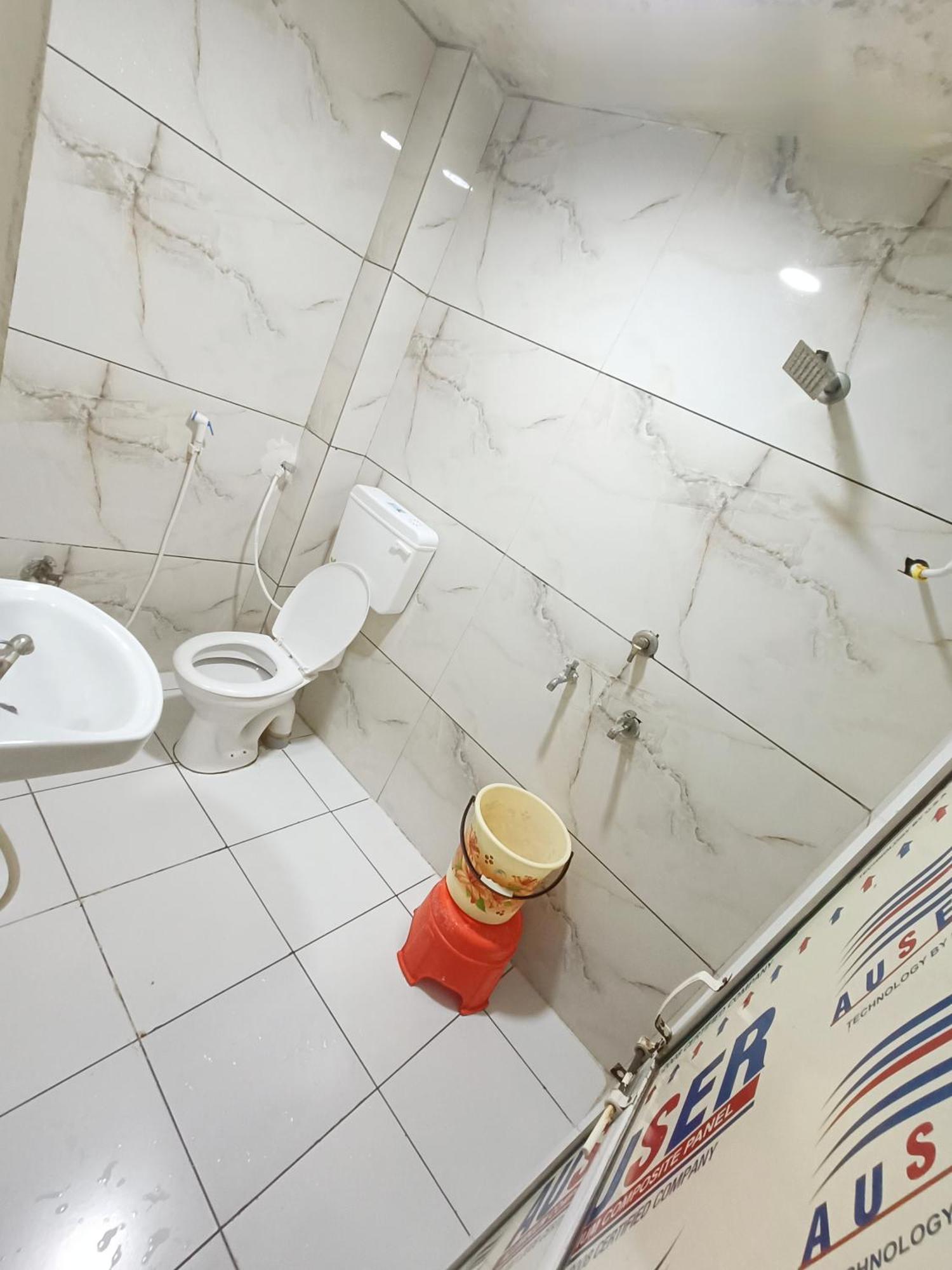 Treebo Yatri Grah Kshipra T Hotel ウッジャイン エクステリア 写真